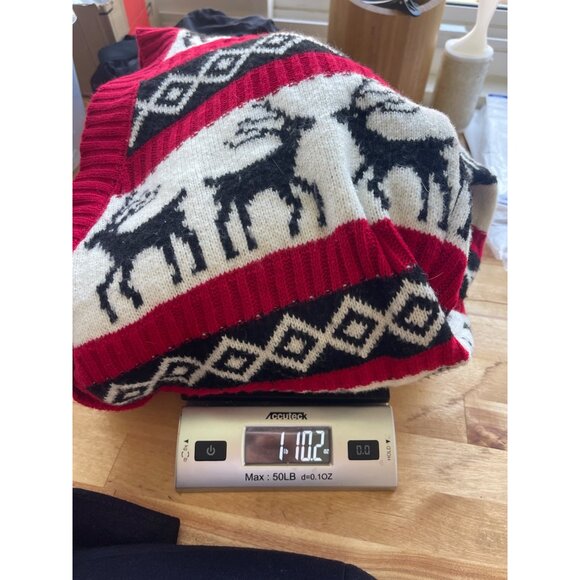 V28 Womens Ugly Christmas Cardigan Sweater XL Button Oversized Reindeer Long - Picture 6 of 6